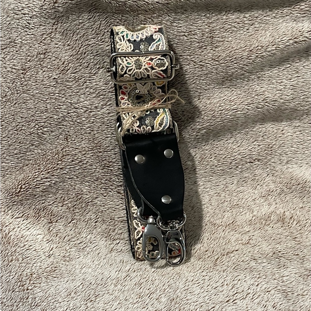 Elegant Black Floral Embroidered Handbag Strap